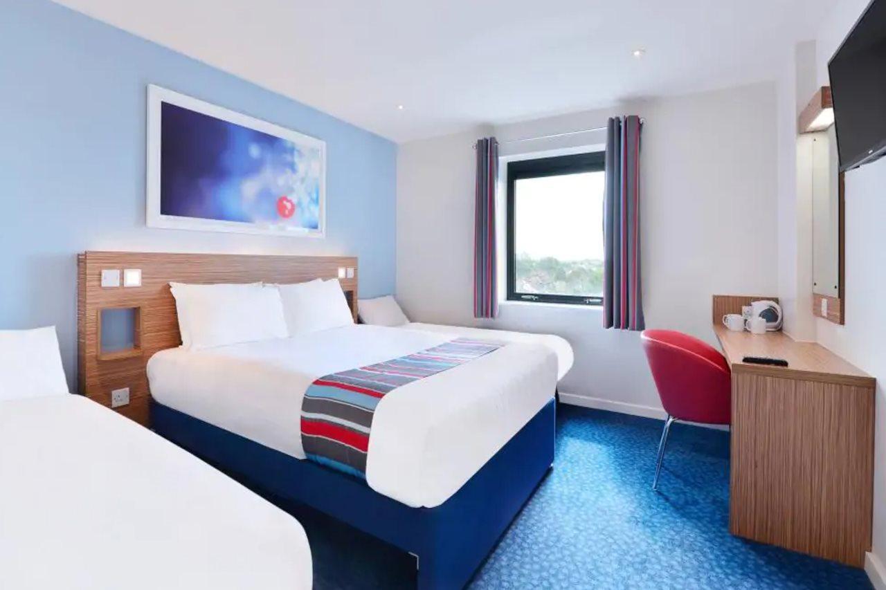 Travelodge Scarborough St Nicholas Bagian luar foto