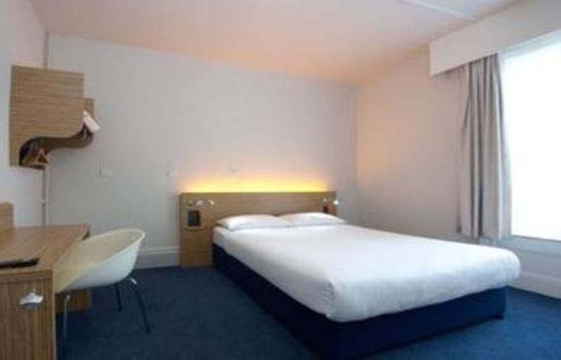 Travelodge Scarborough St Nicholas Bagian luar foto