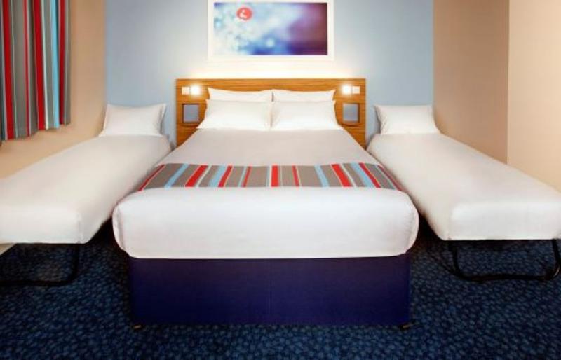 Travelodge Scarborough St Nicholas Bagian luar foto